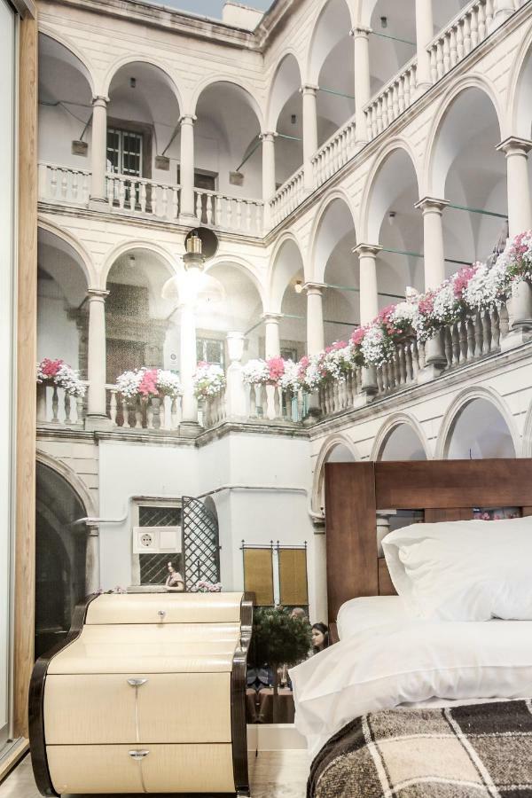 Modern Rus Lägenhet Lviv Exteriör bild