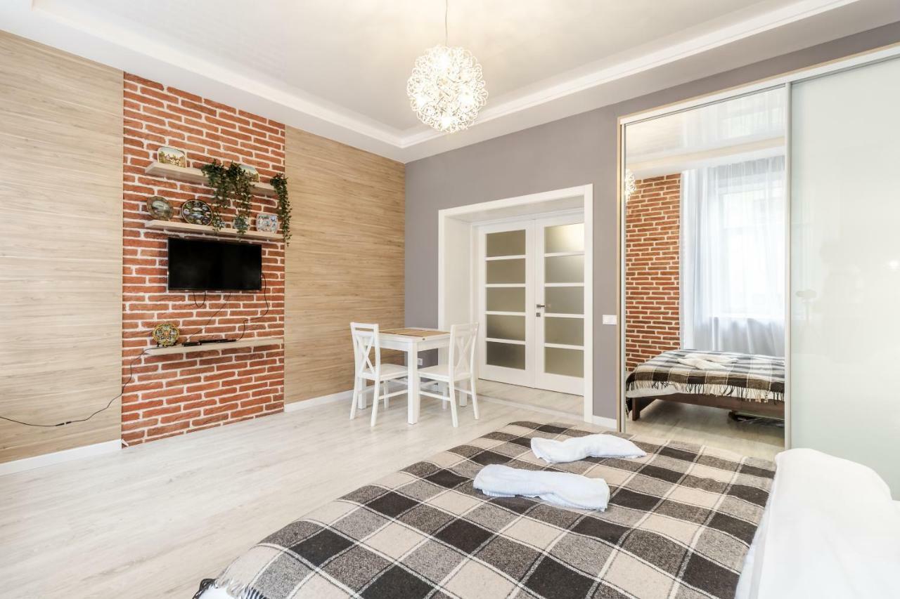 Modern Rus Lägenhet Lviv Exteriör bild
