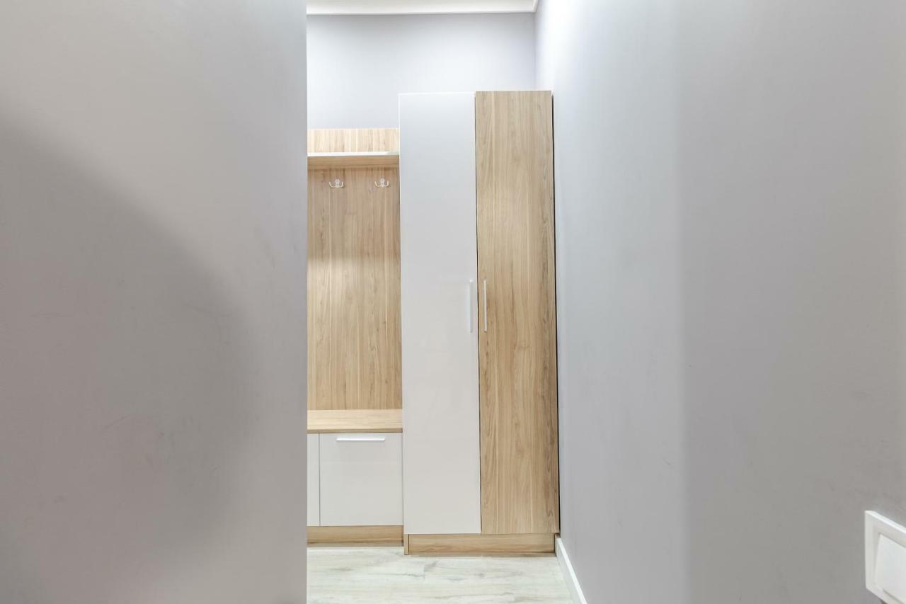 Modern Rus Lägenhet Lviv Exteriör bild